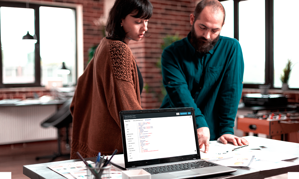 Simplify and Speed Up Record Updates with the New ‘Update Multiple Fields’ Task in Zoho Creator